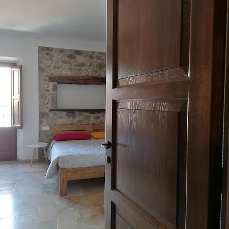 Deiana Bed and Breakfast Santu Lussurgiu Buitenkant foto