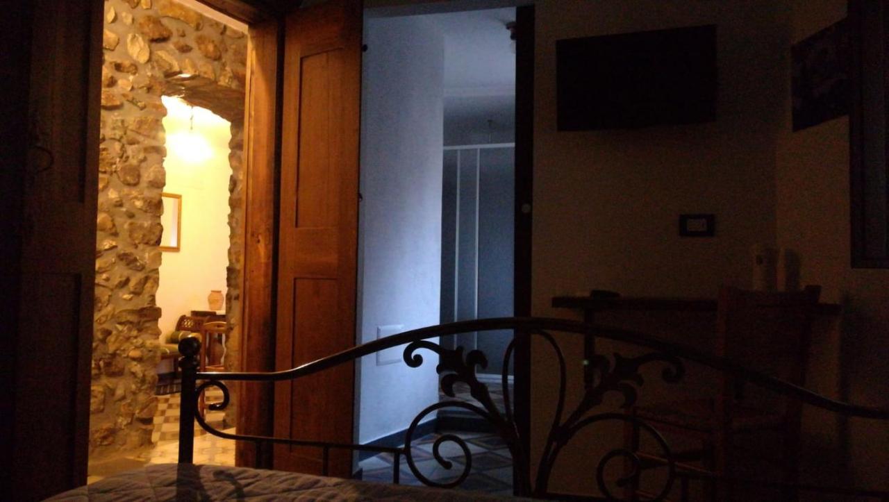 Deiana Bed and Breakfast Santu Lussurgiu Buitenkant foto