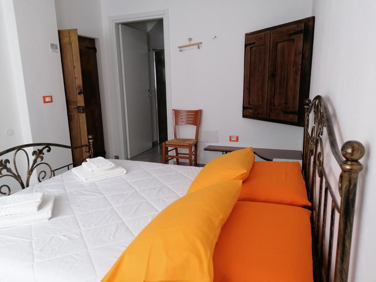 Deiana Bed and Breakfast Santu Lussurgiu Buitenkant foto