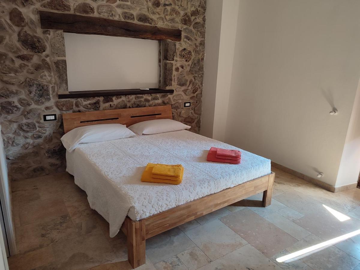 Deiana Bed and Breakfast Santu Lussurgiu Buitenkant foto